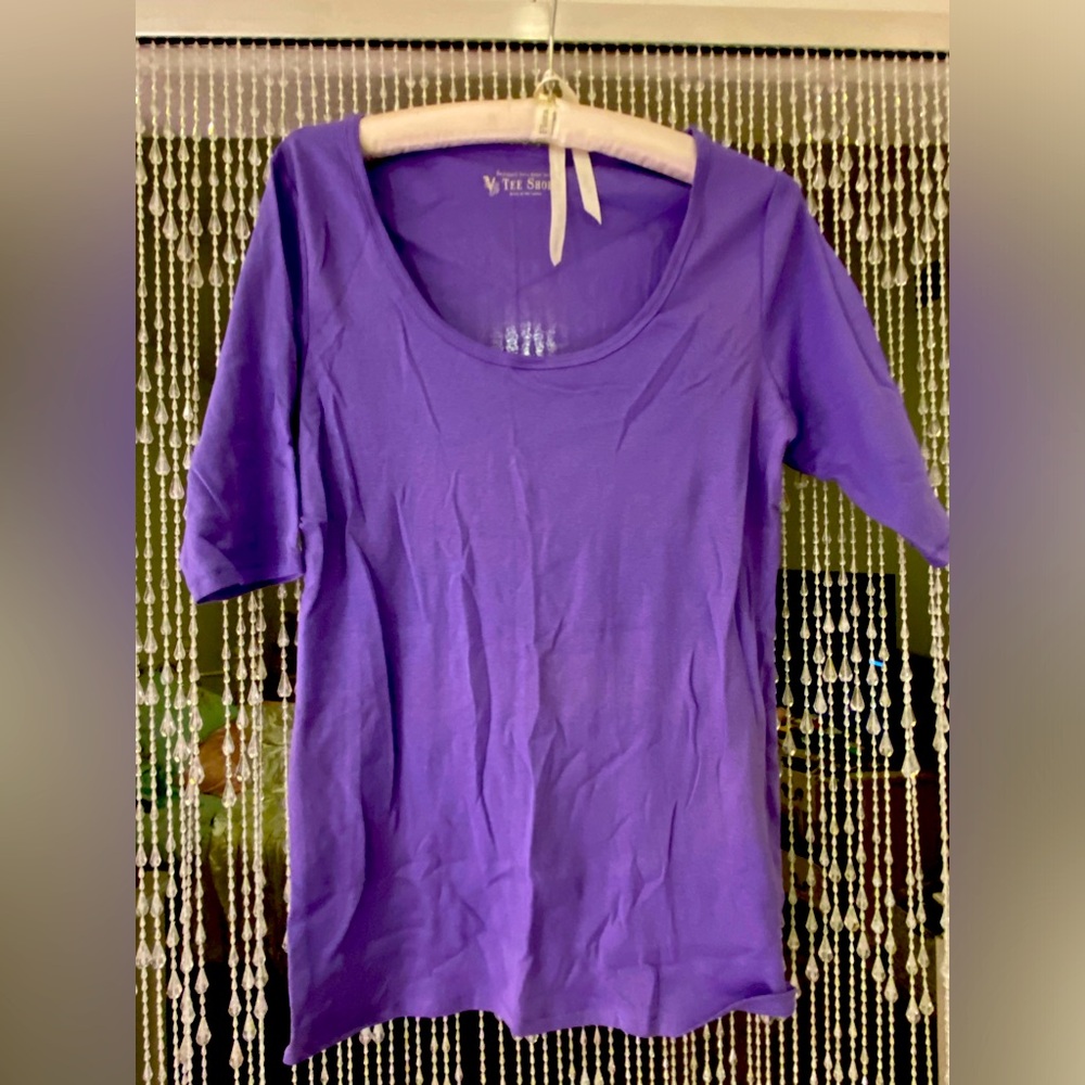 VICTORIA SECRET TEE SHIRT